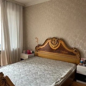 In Baku 90.0 m² apartment is for sale - Image 2