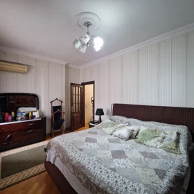 In Baku 111.0 m² apartment is for sale - Image 5