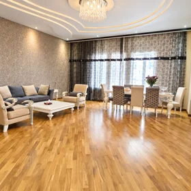 In Baku 165.0 m² apartment is for sale - Image 3