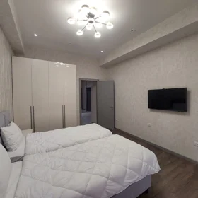 In Baku 92.0 m² apartment is for sale - Image 2