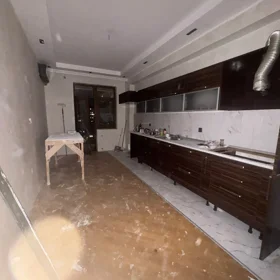 In Baku 165.0 m² apartment is for sale - Image 8