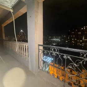 In Baku 165.0 m² apartment is for sale - Image 10