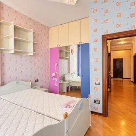 In Baku 135.0 m² apartment is for rent - Image 8