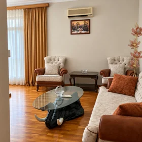 In Baku 120.0 m² apartment is for rent - Image 4
