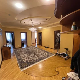 In Baku 185.0 m² apartment is for rent - Image 6
