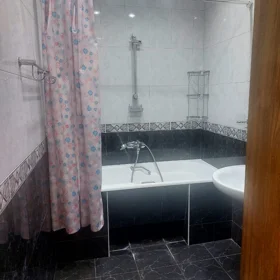 In Baku 130.0 m² apartment is for rent - Image 6