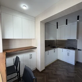 In Baku 60.0 m² apartment is for sale - Image 9