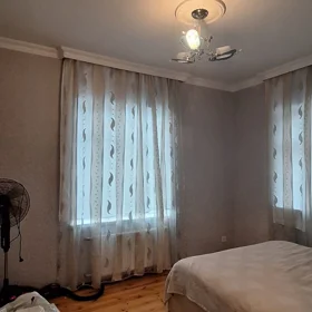 In Baku 110.0 m² house with 4.0 rooms is for sale - Image 9