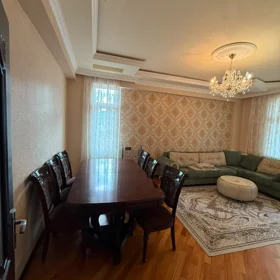 In Baku 125.0 m² apartment is for rent - Image 4