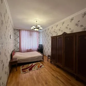 In Baku 150.0 m² apartment is for rent - Image 4