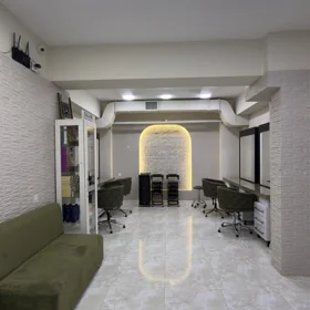 In Baku 220.0 m² commercial is for sale - Image 2