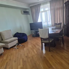 In Binəqədi rayonu 120.0 m² apartment is for sale - Image 4