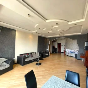 In Baku 125.0 m² apartment is for sale - Image 3