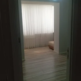 In Baku 70.0 m² apartment is for sale - Image 3