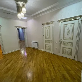 In Baku 180.0 m² apartment is for rent - Image 7