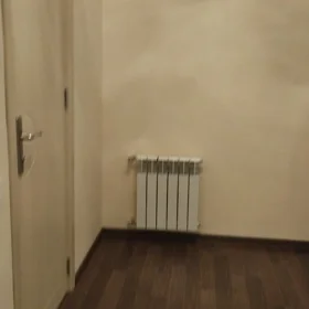 In Baku 80.0 m² apartment is for rent - Image 9