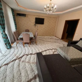 In Baku 140.0 m² apartment is for rent - Image 3