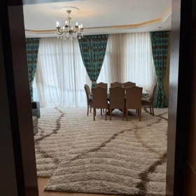 In Baku 140.0 m² apartment is for rent - Image 7