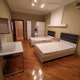 In Baku 225.0 m² apartment is for rent - Image 6