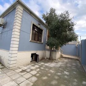 In Binəqədi rayonu 80.0 m² house with 3.0 rooms is for sale - Image 3