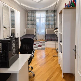 In Baku 104.0 m² apartment is for sale - Image 5