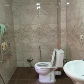 In Baku 65.0 m² apartment is for rent - Image 2