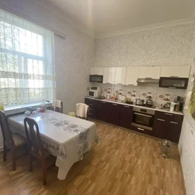 In Səbail rayonu 200.0 m² house with 5.0 rooms is for rent - Image 2