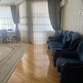 In Baku 140.0 m² apartment is for rent - Image 3