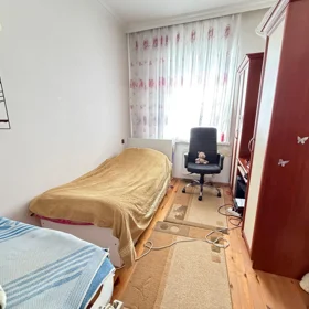 In nan 224.0 m² house with 8.0 rooms is for sale - Image 6