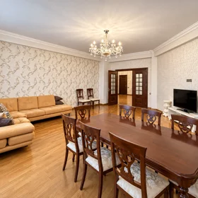 In Baku 138.0 m² apartment is for rent - Image 3
