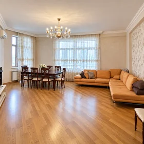 In Baku 138.0 m² apartment is for rent - Image 4