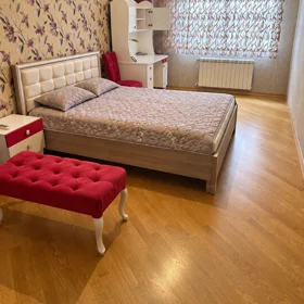 In Baku 138.0 m² apartment is for rent - Image 9