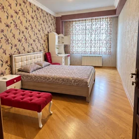 In Baku 138.0 m² apartment is for rent - Image 10