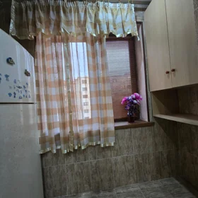 In Baku 70.0 m² apartment is for rent - Image 2