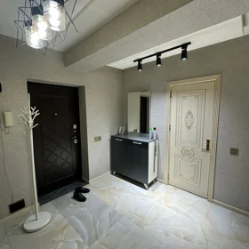 In Baku 72.0 m² apartment is for sale - Image 7