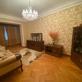 In Baku 70.0 m² apartment is for rent - Image 3