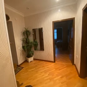 In Baku 70.0 m² apartment is for rent - Image 10