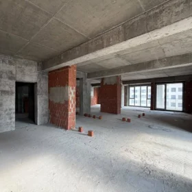 In Baku 173.0 m² apartment is for sale - Image 5