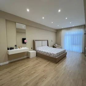 In Baku 185.0 m² apartment is for sale - Image 7