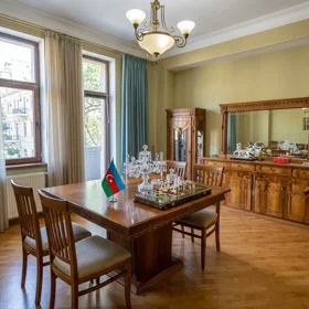 In Səbail rayonu 160.0 m² apartment is for sale - Image 2
