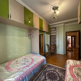 In Baku 176.0 m² apartment is for sale - Image 2