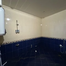 In Baku 176.0 m² apartment is for sale - Image 9