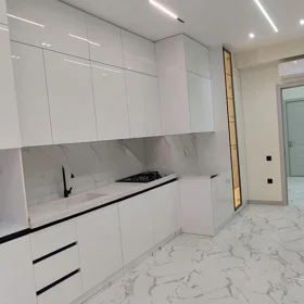 In Baku 193.0 m² apartment is for sale - Image 3