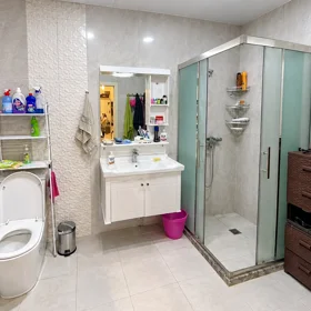 In Baku 77.0 m² apartment is for sale - Image 5