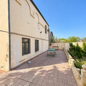 In nan 204.0 m² house with 5.0 rooms is for sale - Image 4