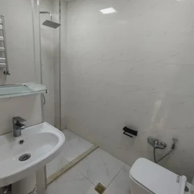In Baku 70.0 m² apartment is for rent - Image 2