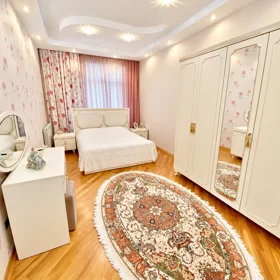 In Baku 165.0 m² apartment is for sale - Image 2