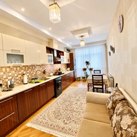 In Baku 165.0 m² apartment is for sale - Image 7