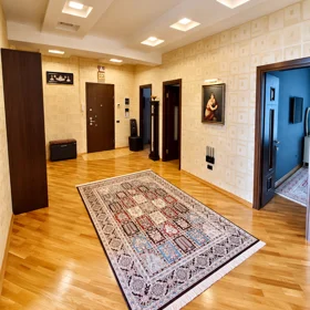 In Baku 165.0 m² apartment is for sale - Image 8