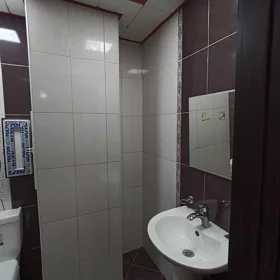 In Baku 65.0 m² apartment is for rent - Image 9